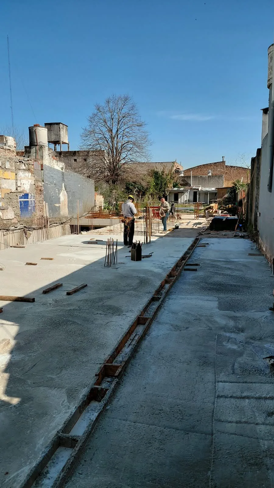 Avance de obra de Urbano Mendoza — losa de planta baja hormigonada